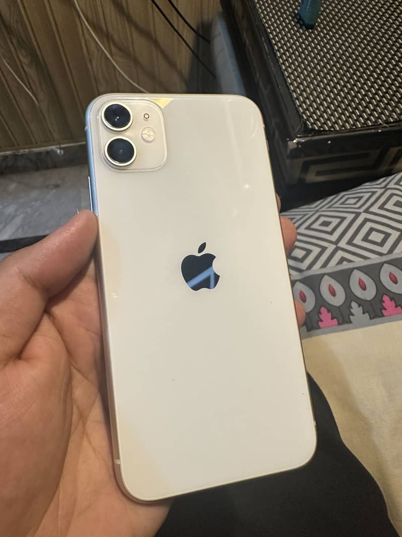 Apple iPhone 11 4