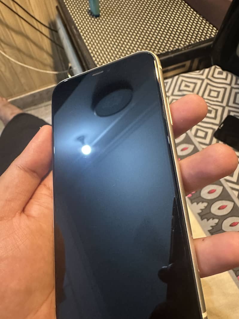 Apple iPhone 11 7