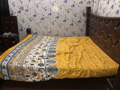 King size bed for sale with mettress condition (10/9)
