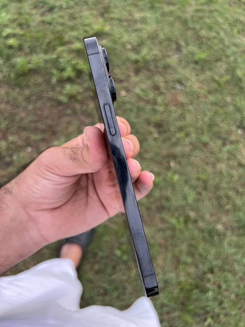 iPhone 14 Pro max 2