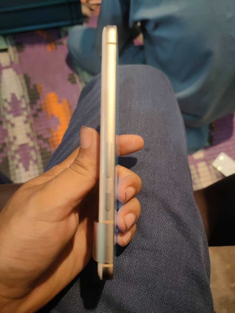Google pixel 8 10/10 condition 1