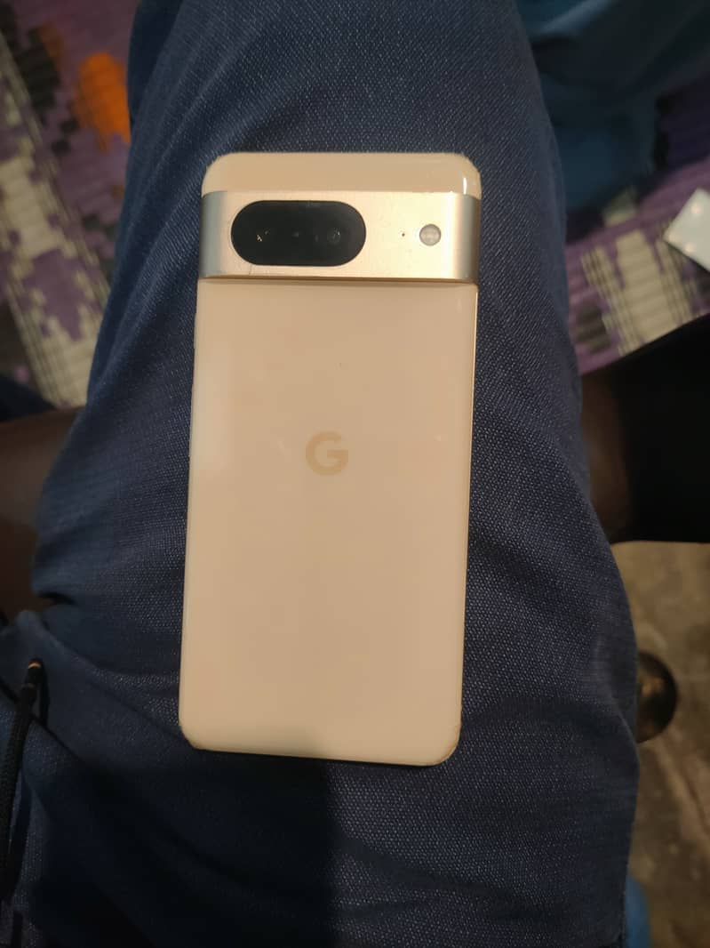 Google pixel 8 10/10 condition 5