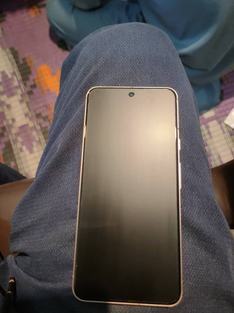 Google pixel 8 10/10 condition 6