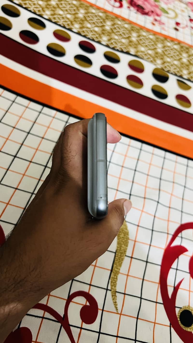 Google Pixel 8 3