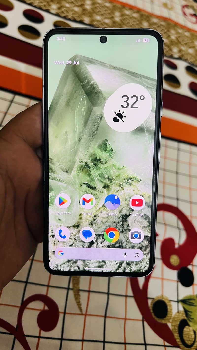 Google Pixel 8 4