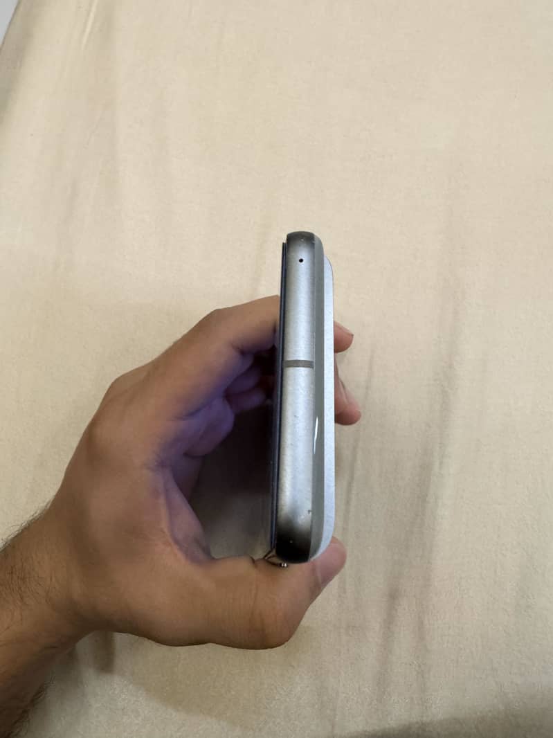 Google Pixel 8 6