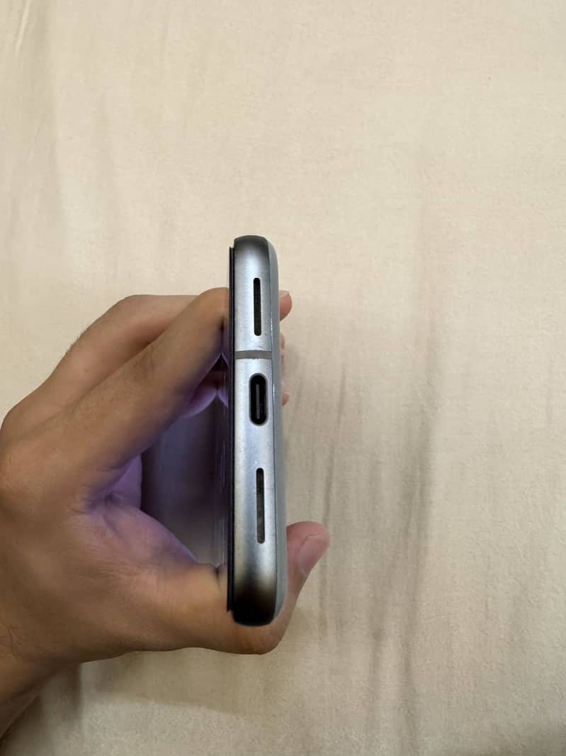 Google Pixel 8 7