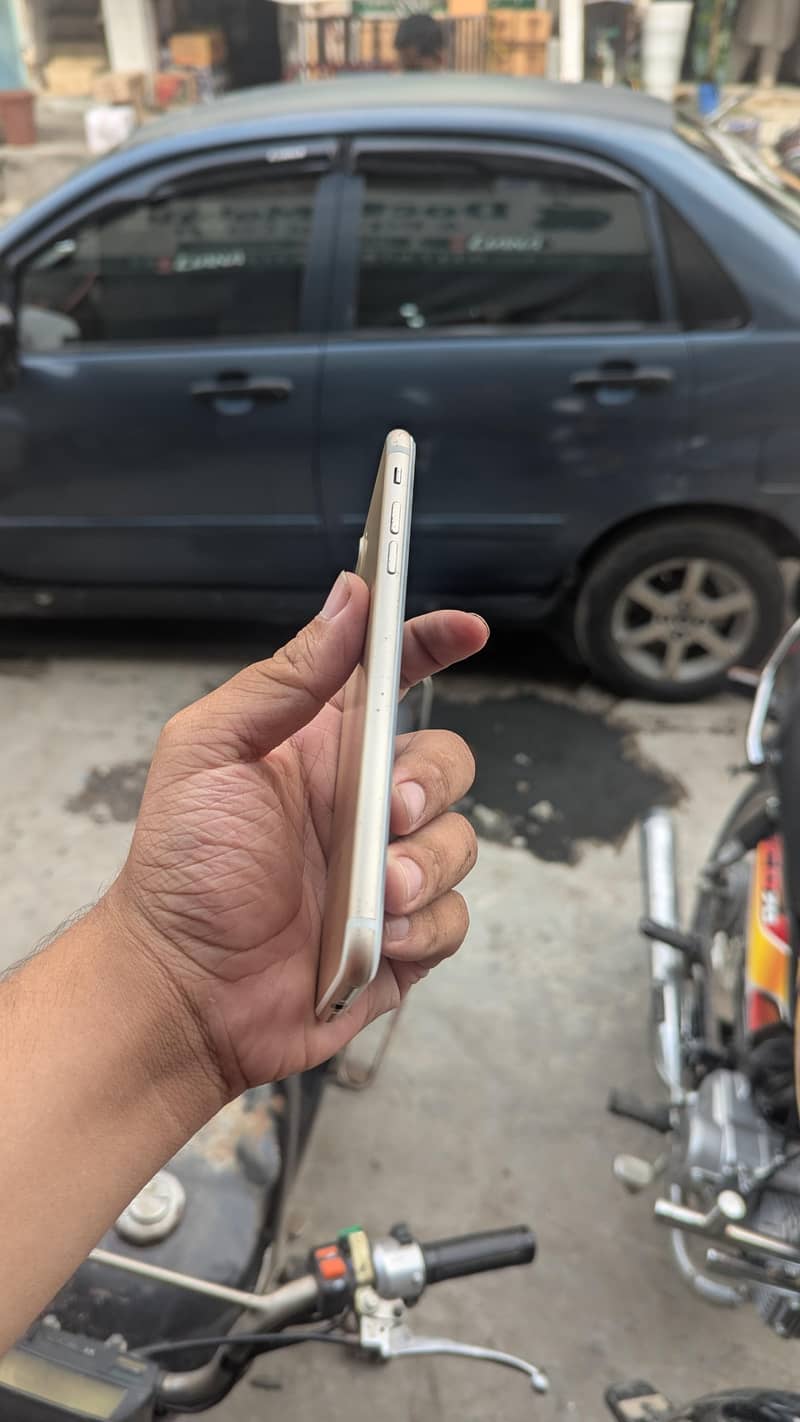 Apple iPhone 7 Plus 1