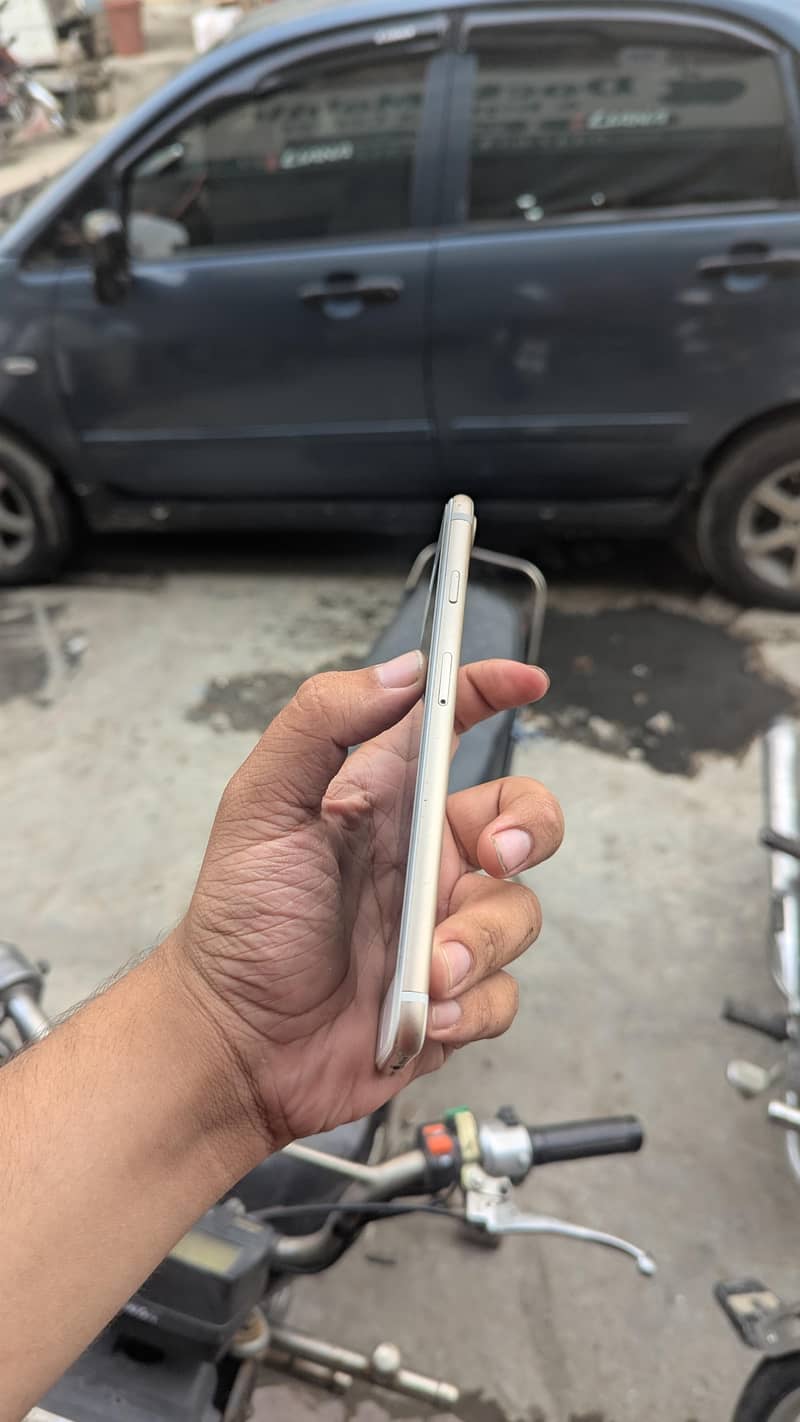 Apple iPhone 7 Plus 3