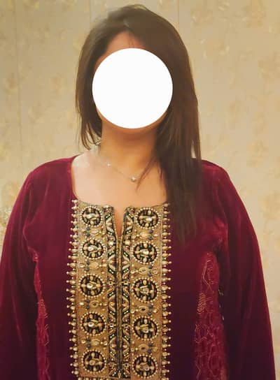 Original Bareeze Luxury Embroidered Velvet Kurta – Preloved (Size [L]