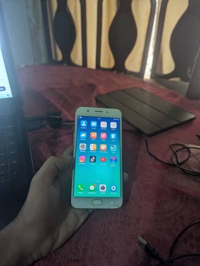 OPPO F1s 4/64 Tumb orginal phone just Pannel change