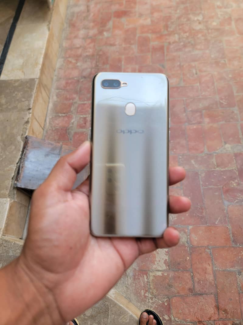 OPPO A7 0