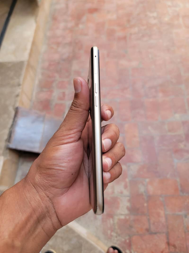 OPPO A7 4