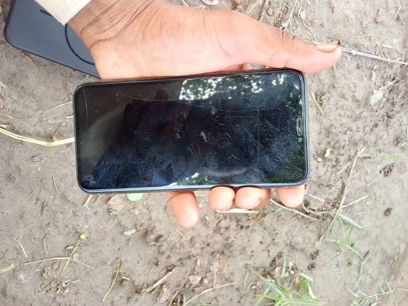 Apple iPhone 11 0