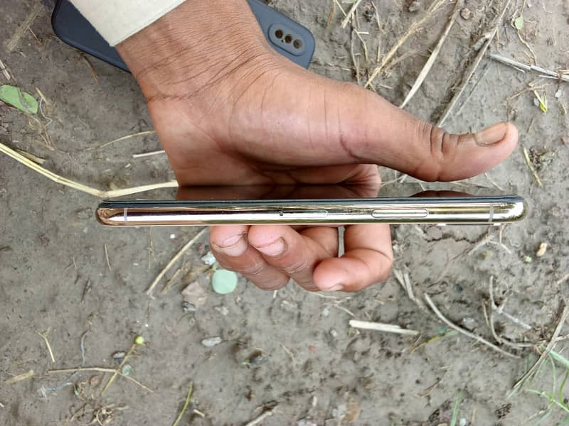 Apple iPhone 11 5