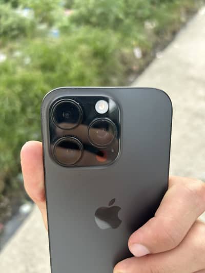 Apple iPhone 16 Pro
