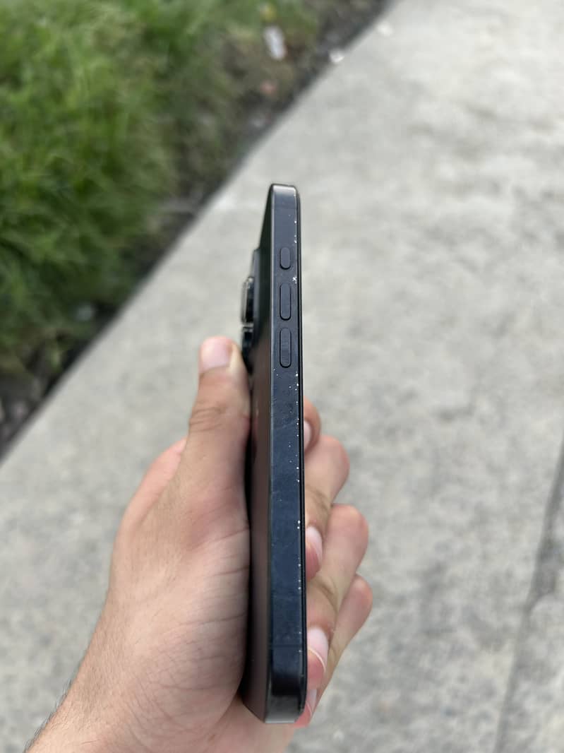Apple iPhone 16 Pro 5
