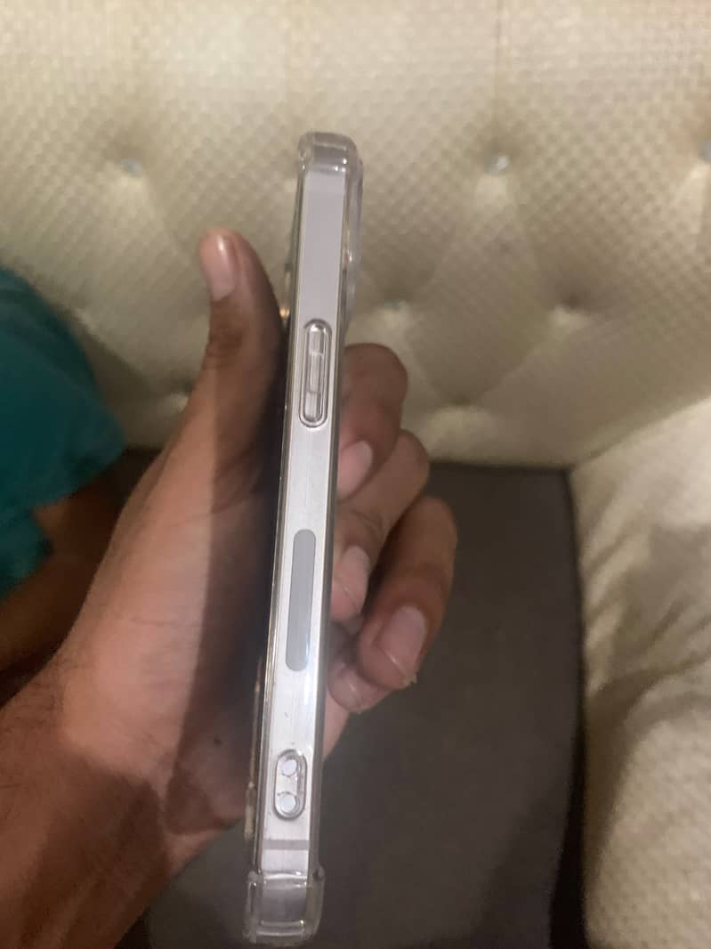 Apple iPhone 14 1