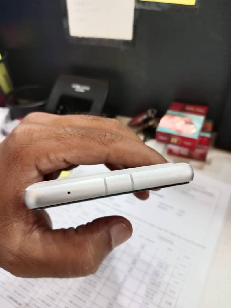 Google Pixel 7a 5