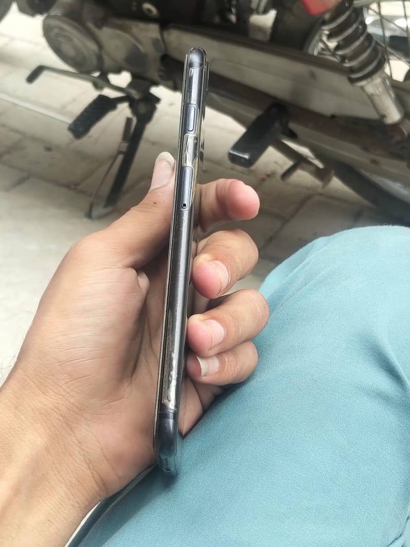 Apple iPhone 7 Plus 1