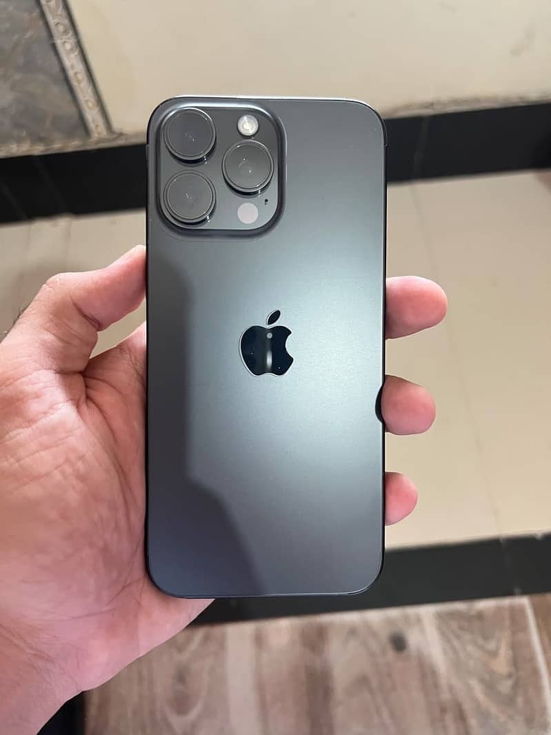 Apple iPhone 15 Pro Max 5