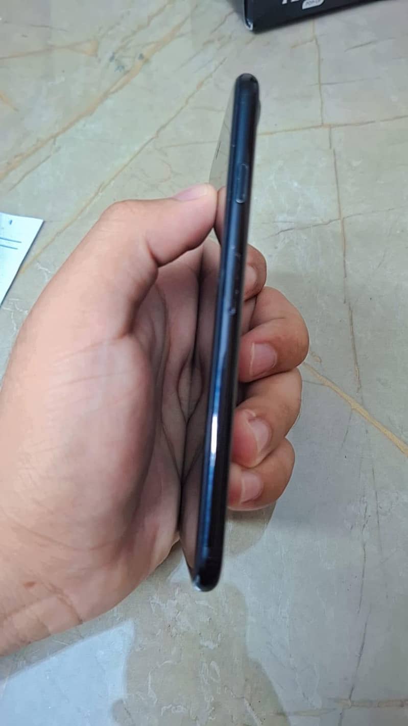 Apple iPhone 7 1