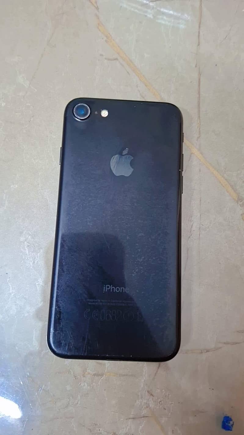 Apple iPhone 7 3