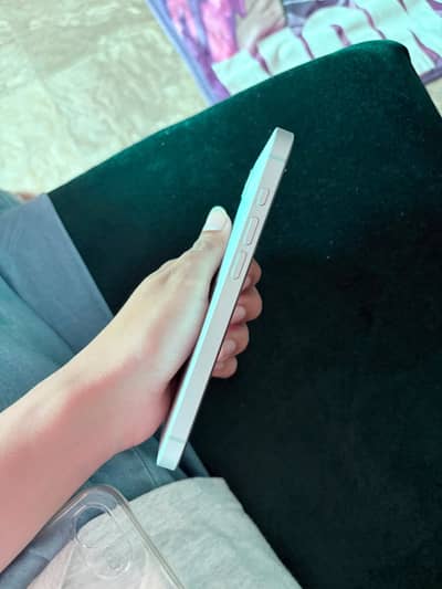 Apple iPhone 16e