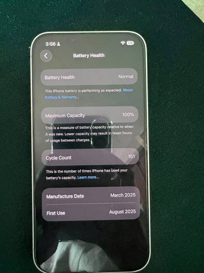 Apple iPhone 16e 1
