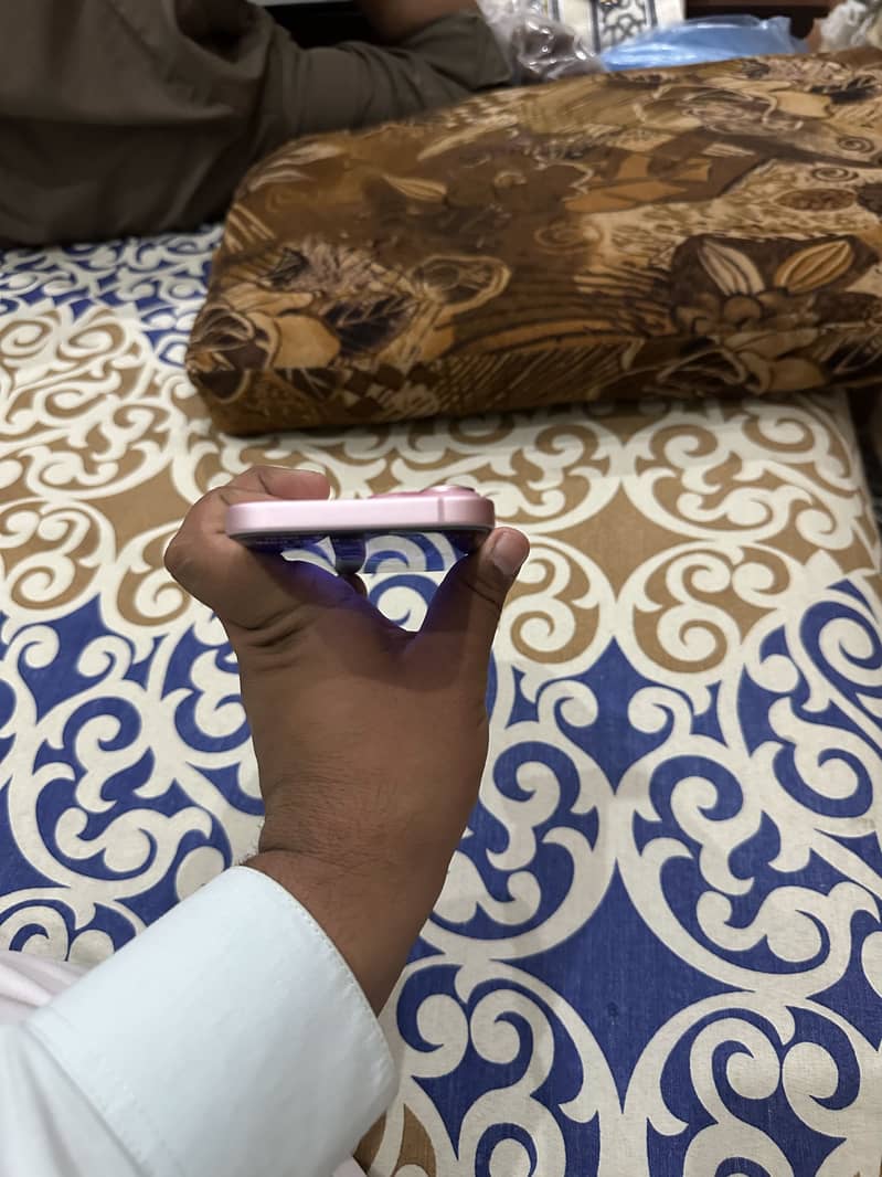 Apple iPhone 15 2