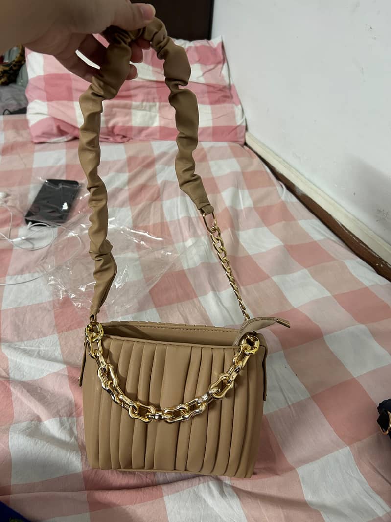 beige bag 0