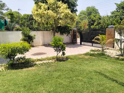 2 Kanal Used Modern Design Most Beautiful Bungalow For Sale At Prime Location Of Dha Lahore Near To Park Masjid & Commercial Market