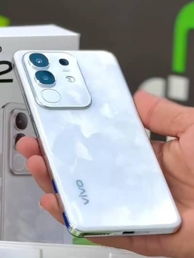 vivo y29 8/128 white coler