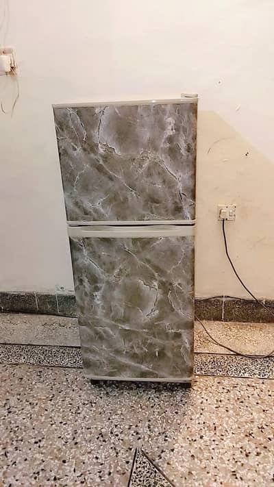 Dawlance fridge small saiz
