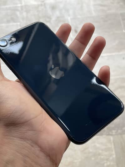 Apple iPhone SE