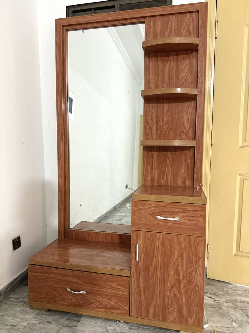 Dressing Table 3