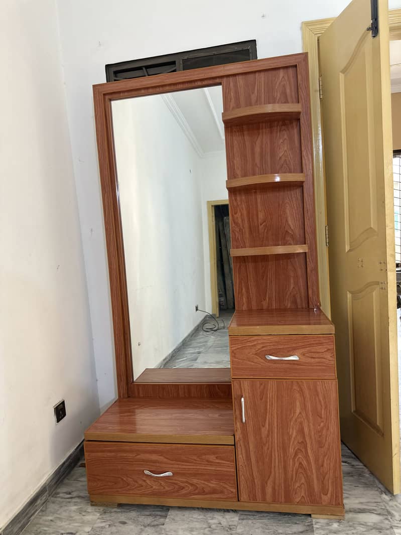 Dressing Table 7