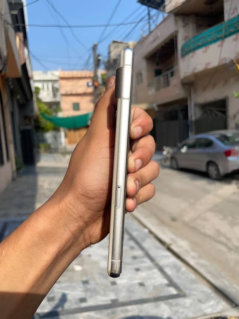 Google Pixel 7 4
