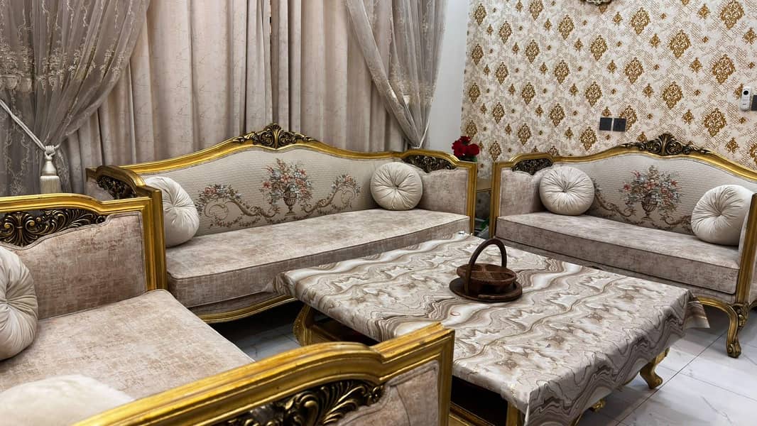 Beds, Sofas, dinning 6