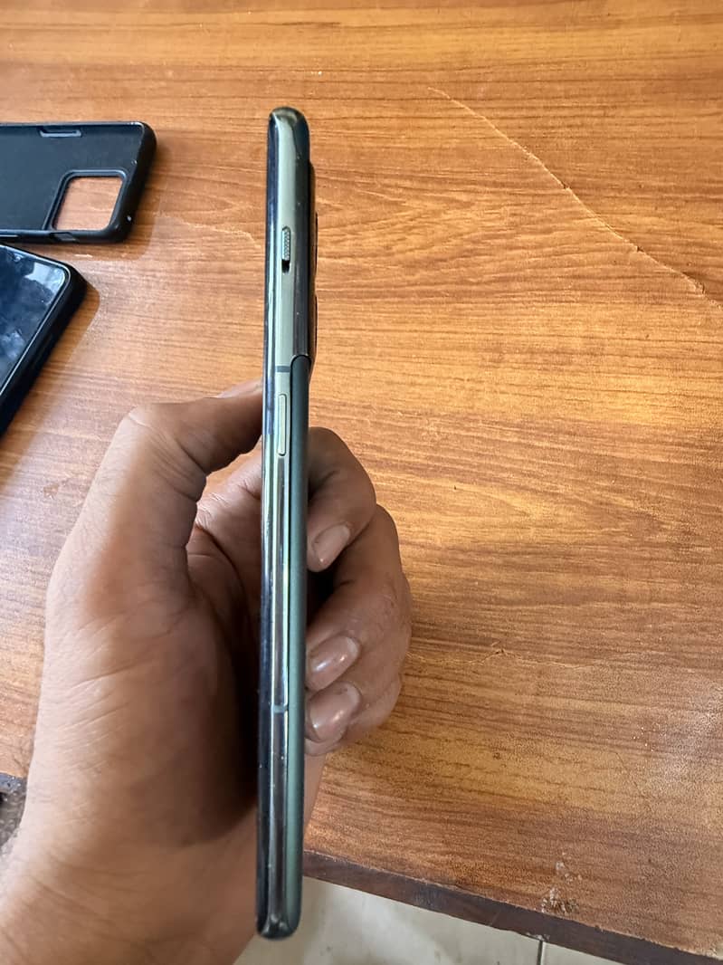One plus 10 pro 4