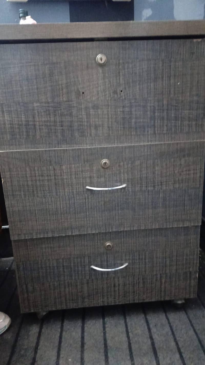 side table 0