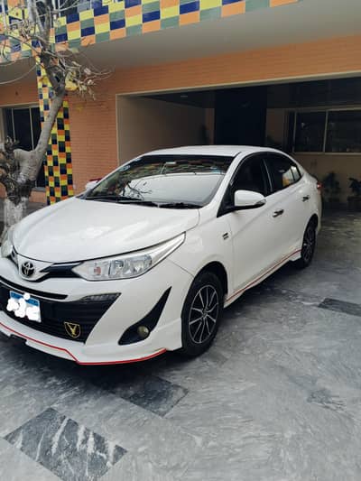 yaris 1.5 full option urjent for sale . .