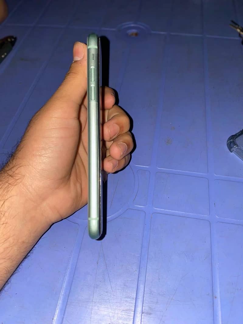 Apple iPhone 11 5