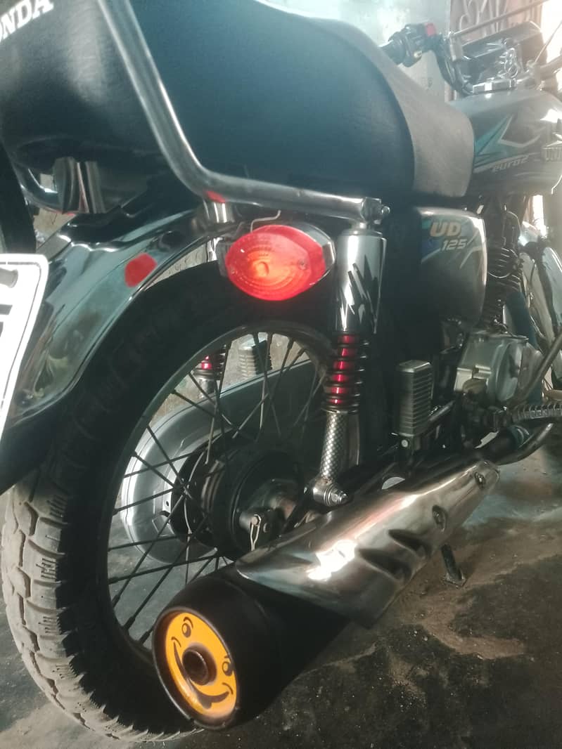 unique 125 3