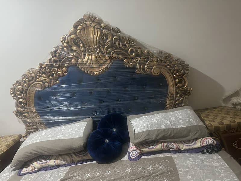 Beds 1 dressing 2 side table 1