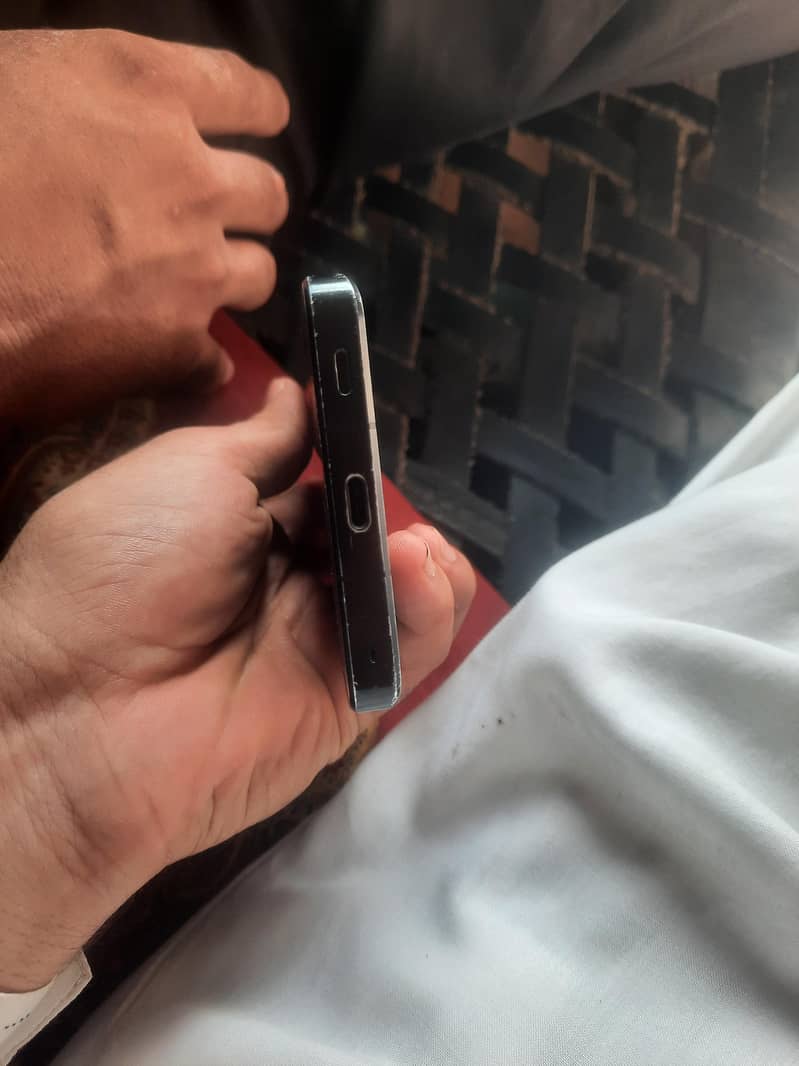 Sharp Aquos R7 2
