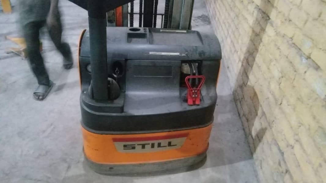 Electric Fork Lifter 1
