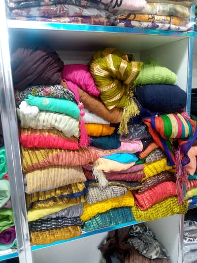 duppatta lott 150 pcs . urgent sale