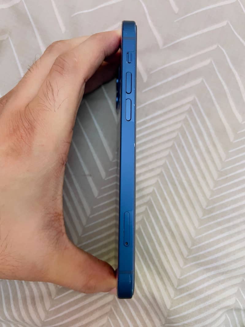 Apple iPhone 12 5