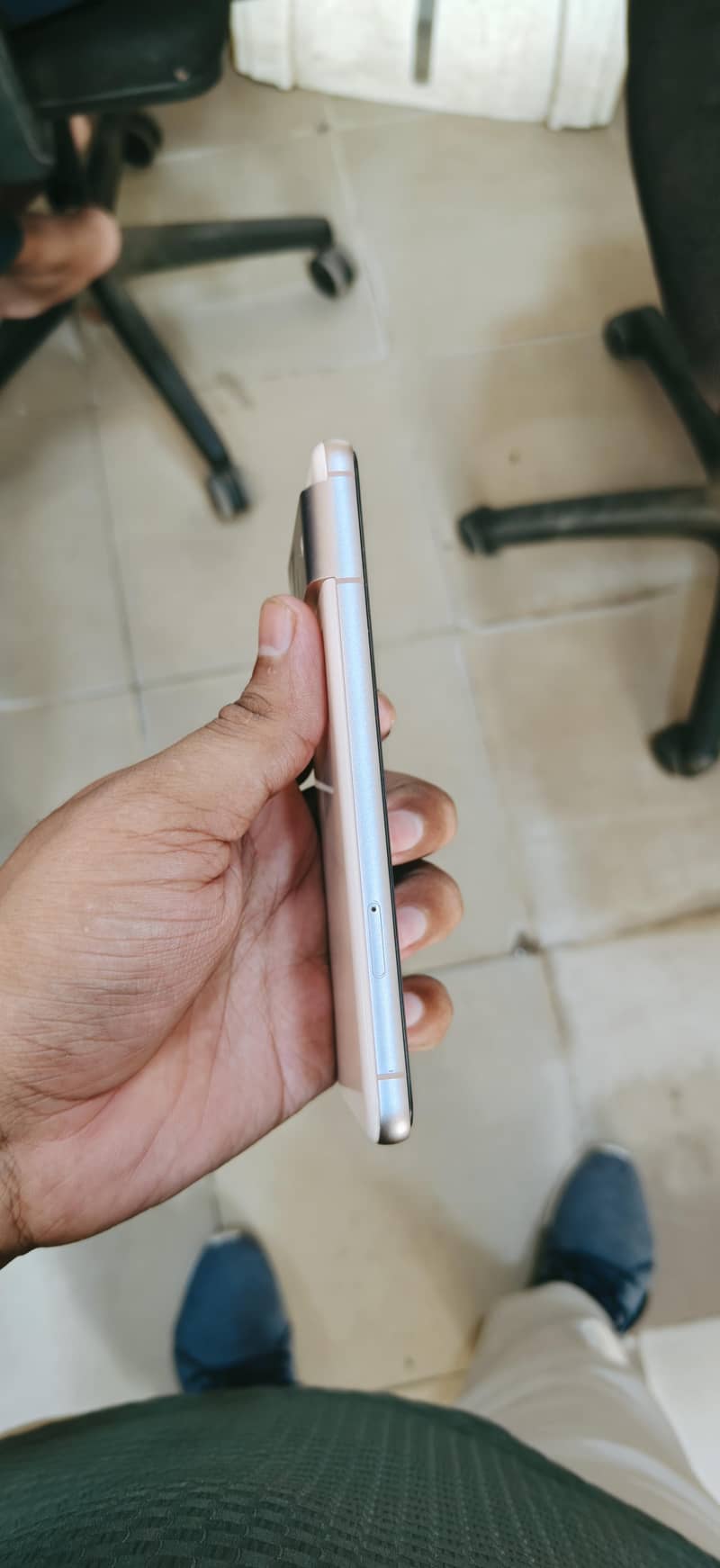 Google Pixel 8 4